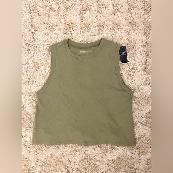 NWT Abercrombie & Fitch Women’s Tank Top Size XS Olive Green - Picture 1 of 2